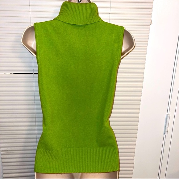 R•Q•T Turtle Neck Sweater - Picture 6 of 7